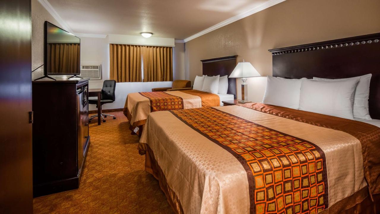 Queen Room with Two Queen Beds - Non-Smoking at Lompoc Valley Inn and Suites