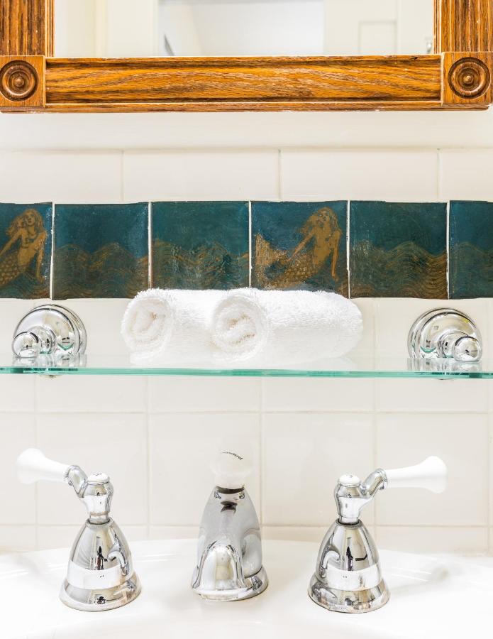  | The Southernmost Inn - Adults Only