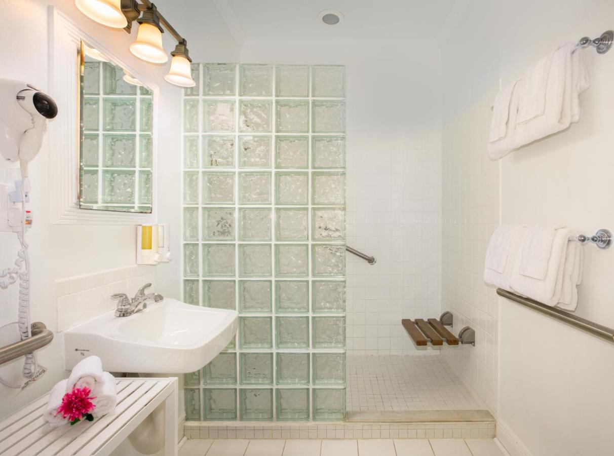  | The Southernmost Inn - Adults Only