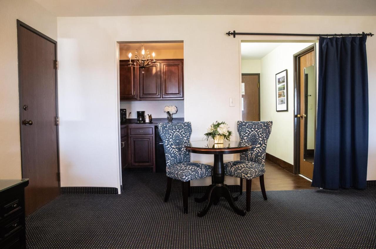 | Hatfield Inn