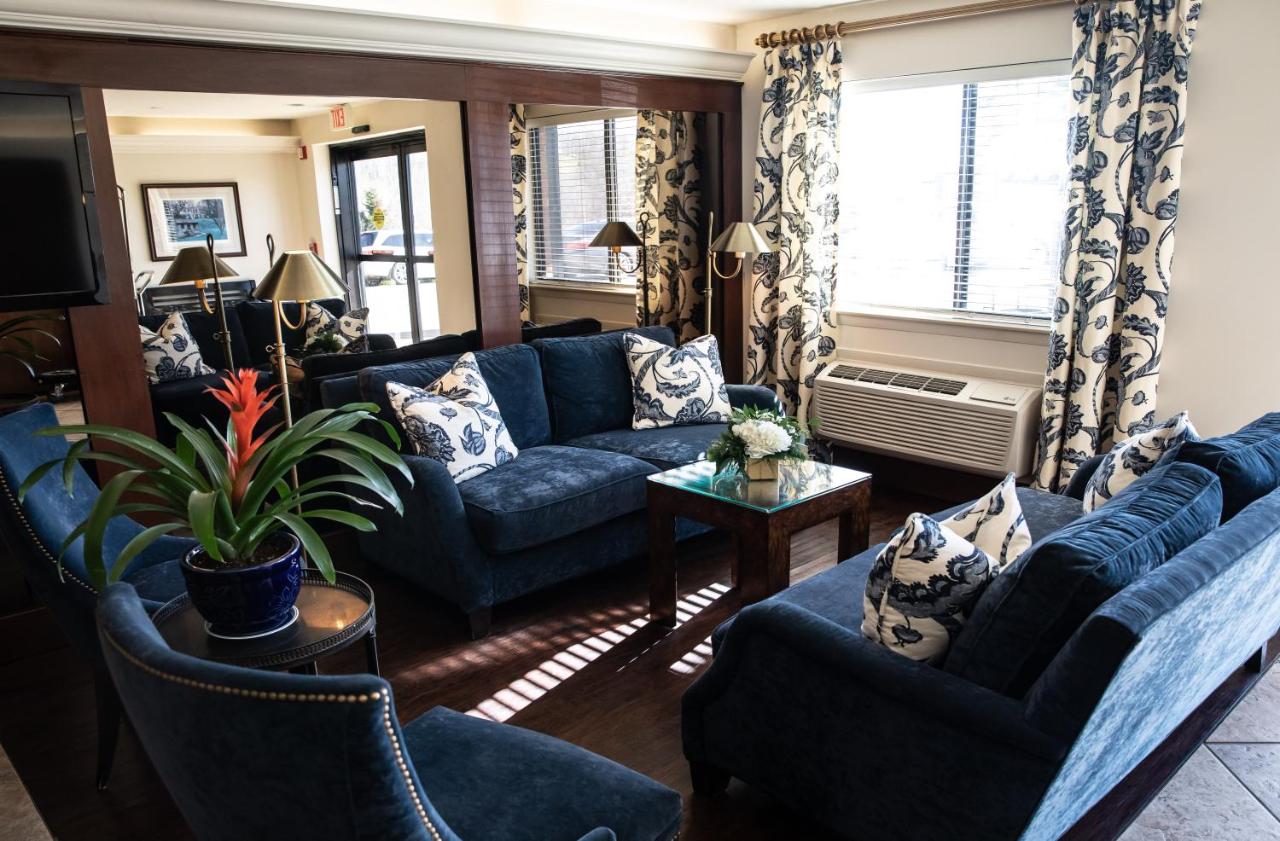 | Hatfield Inn