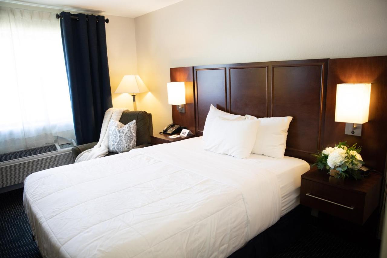 | Hatfield Inn