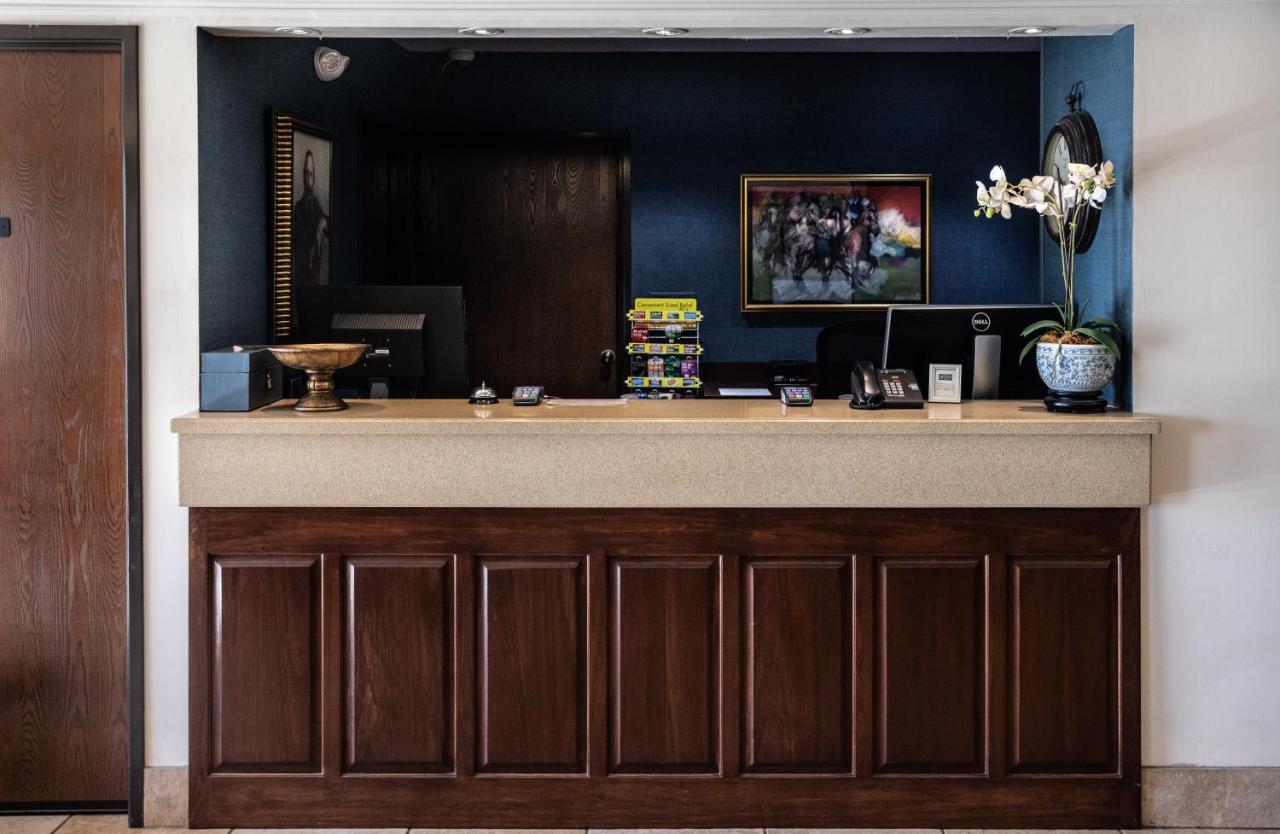 | Hatfield Inn