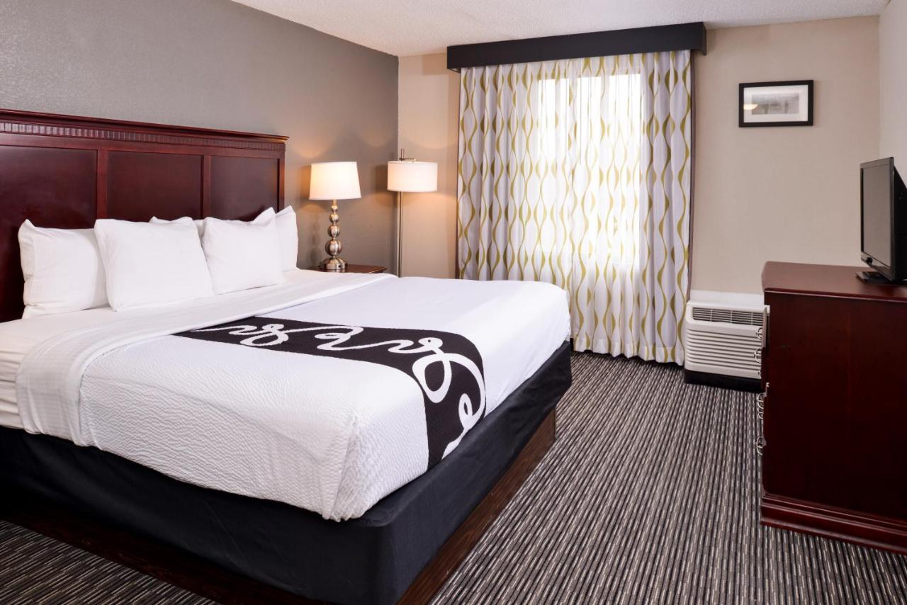 King Room - Mobility Access/Non-Smoking at La Quinta Inn & Suites by Wyndham Indianapolis South
