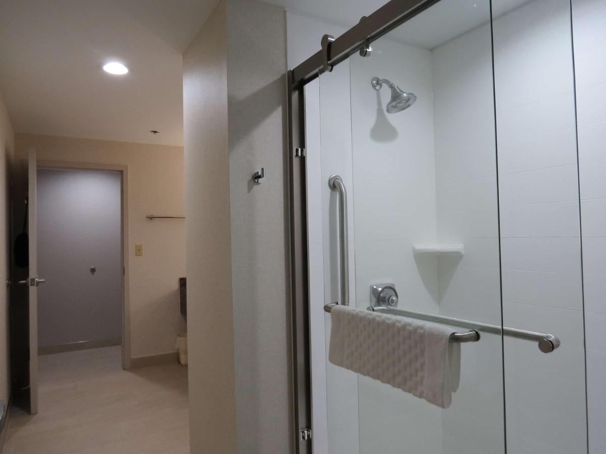 King Suite with Kitchenette at Best Western Plus Wilkes Barre-Scranton Airport Hotel