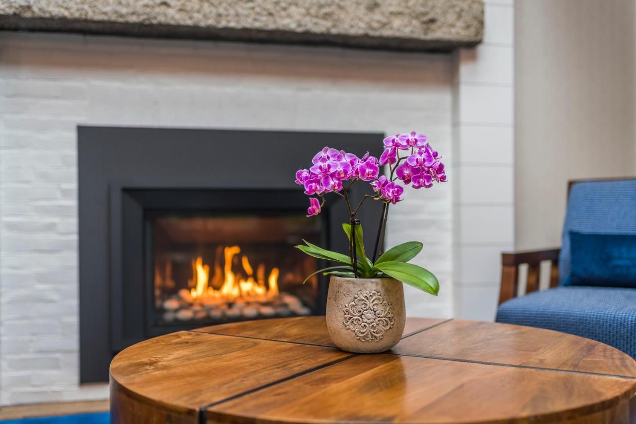 | Rockport Inn and Suites