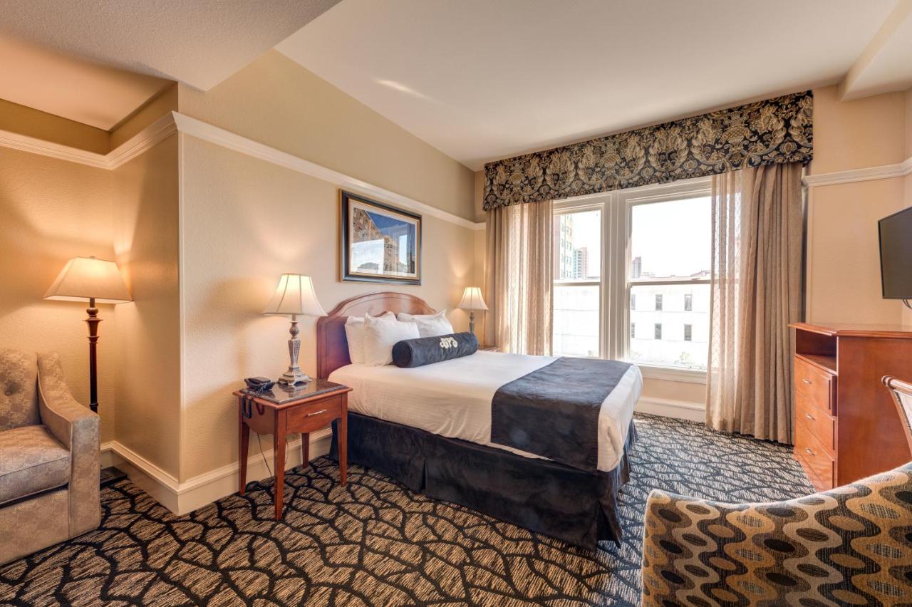 Accessible Junior Suite, ADA at Gaslamp Plaza Suites