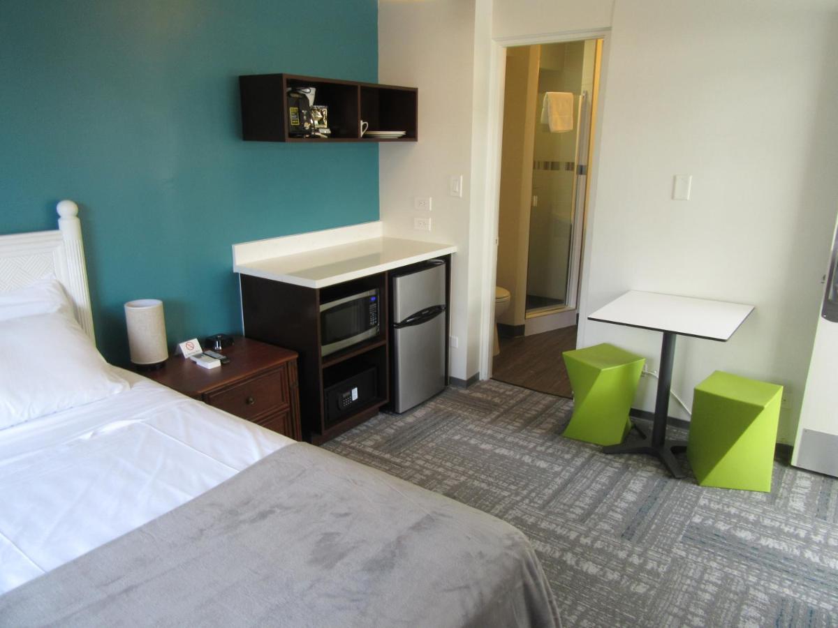 | Waikiki Central Hotel - No Resort Fees
