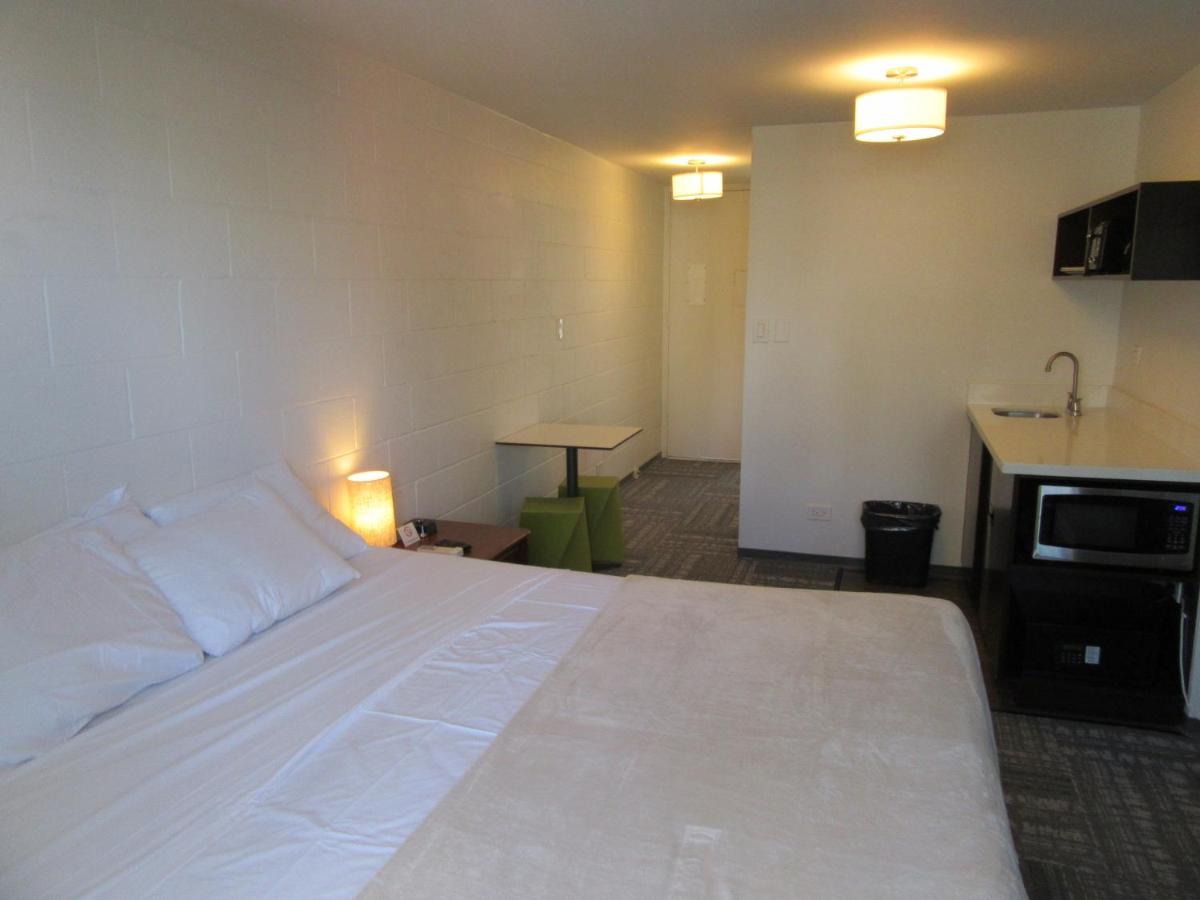 | Waikiki Central Hotel - No Resort Fees