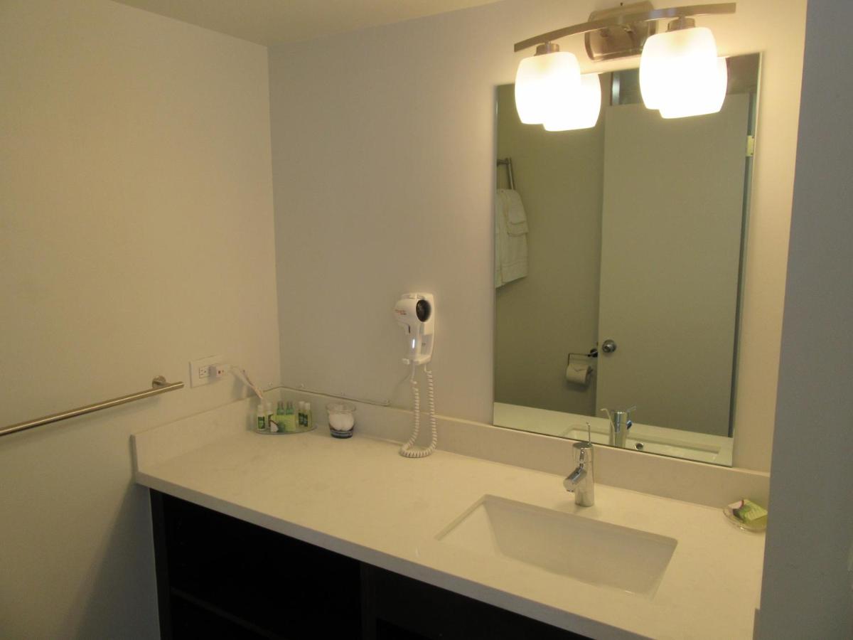  | Waikiki Central Hotel - No Resort Fees