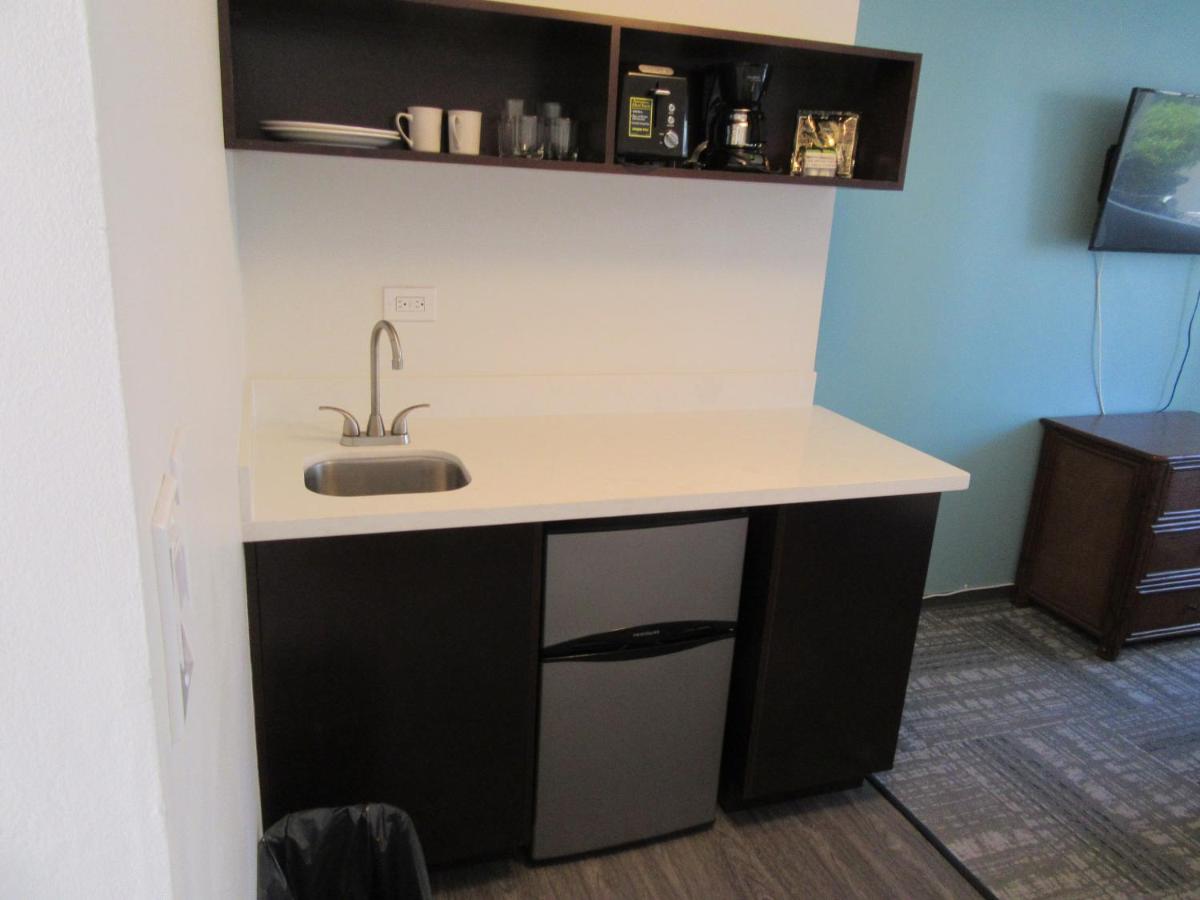| Waikiki Central Hotel - No Resort Fees
