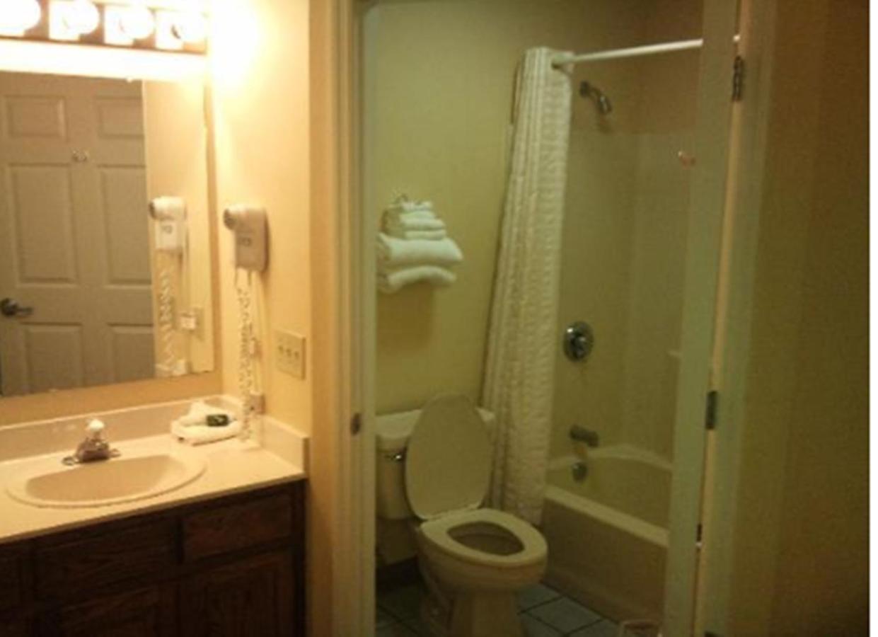 Double Room with Two Double Beds - Smoking at Econo Lodge Cullman South