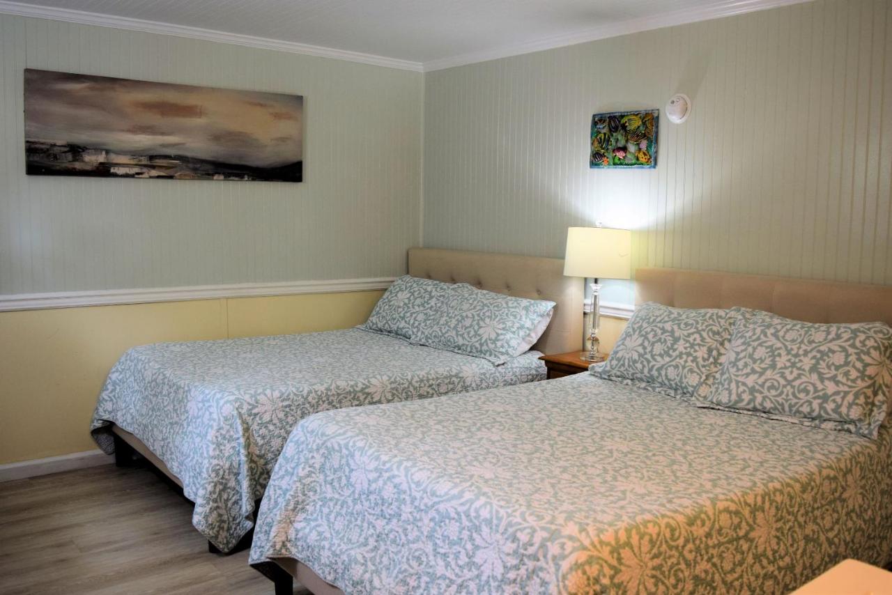 Standard Double Room at Blackbeard's Lodge