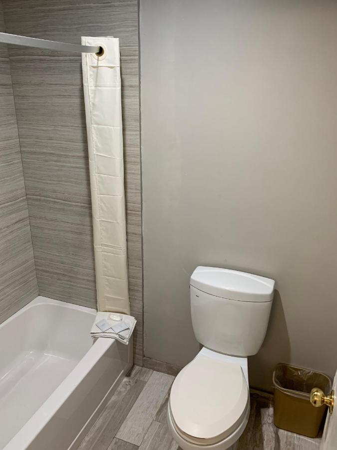 | Buena Park Inn