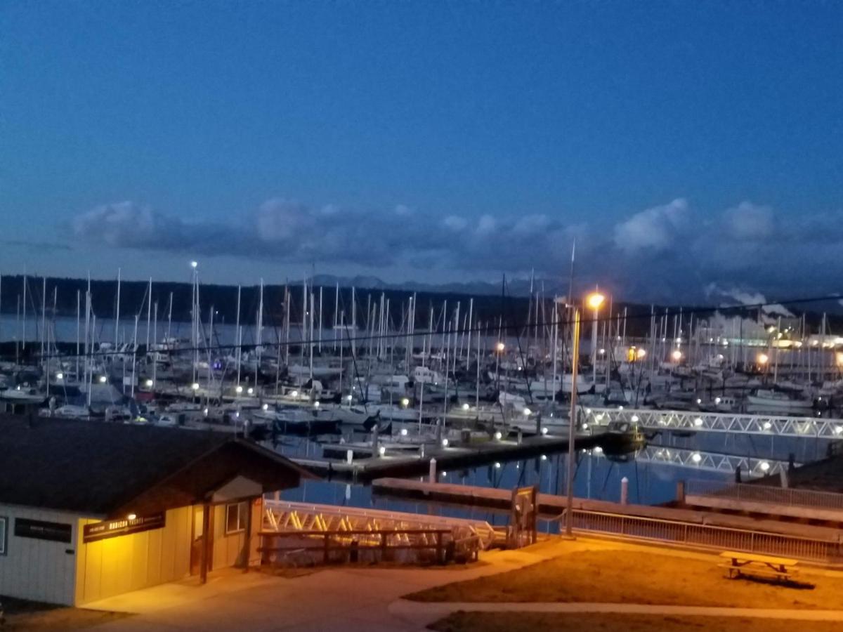 | Harborside Inn