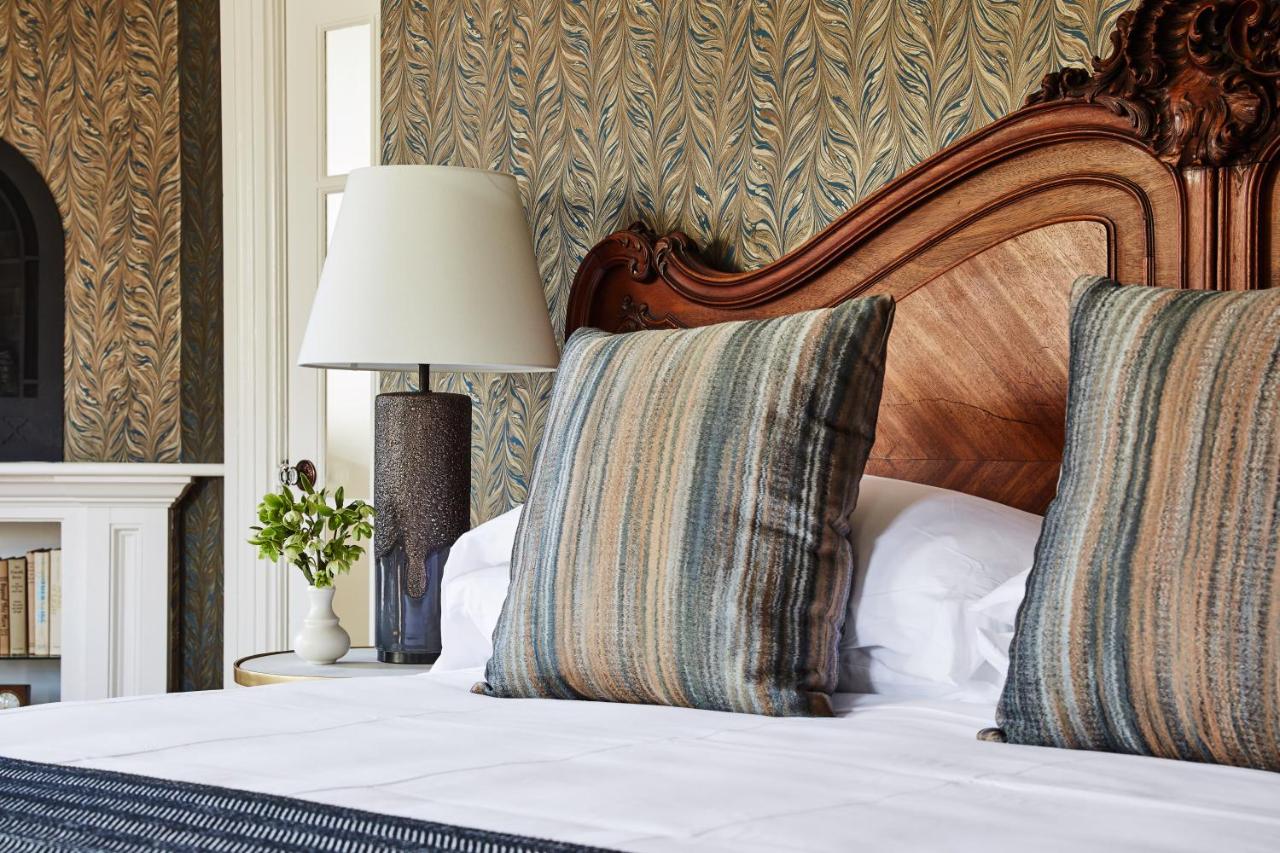 | The Cliffside Inn