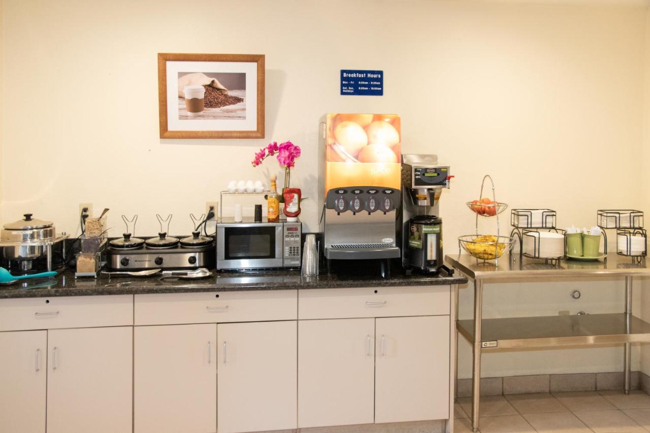 | Microtel Inn & Suites Lodi