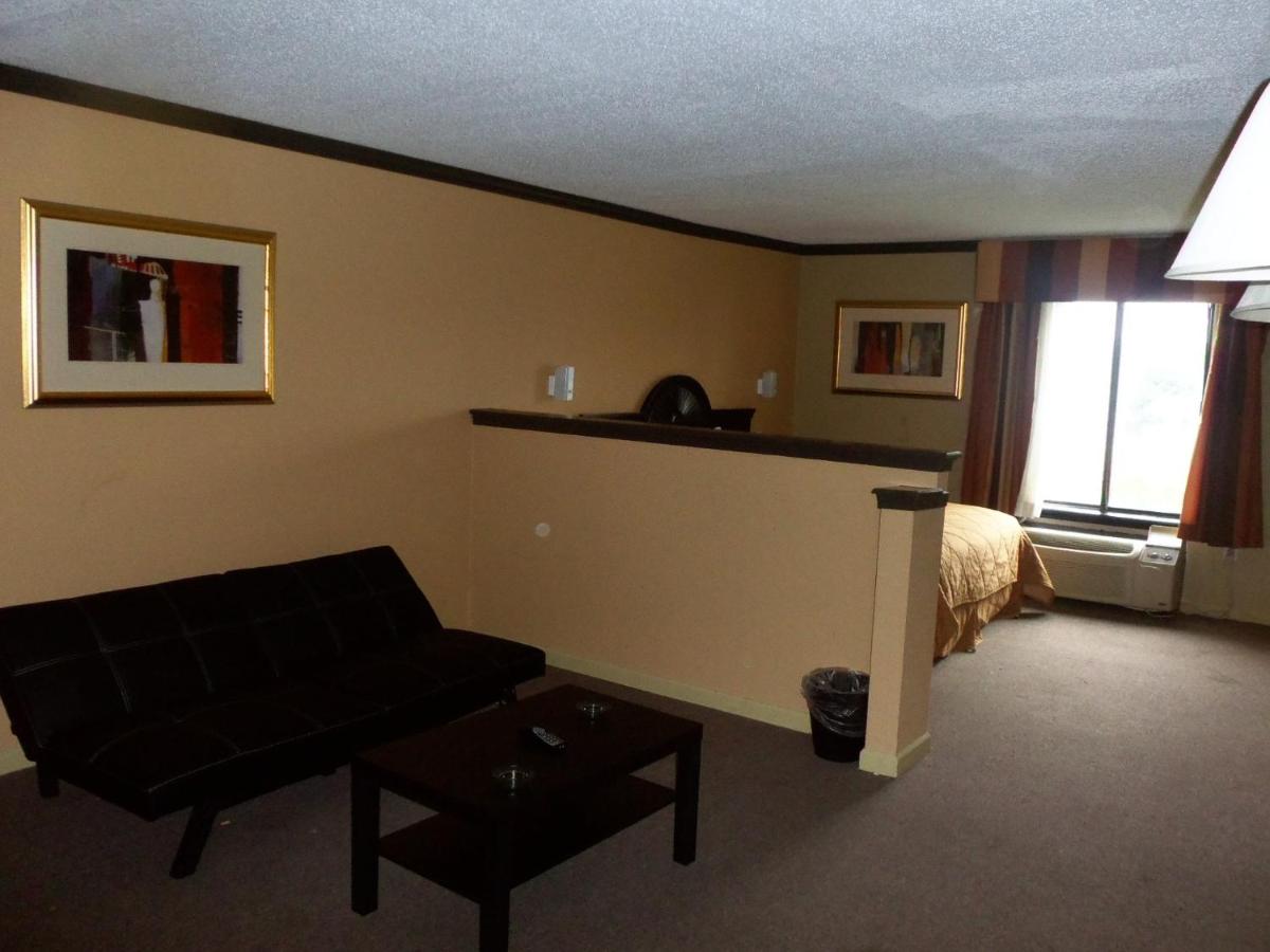 Deluxe King Suite at Noble Suites