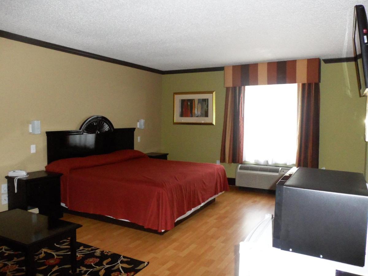 Deluxe King Suite at Noble Suites