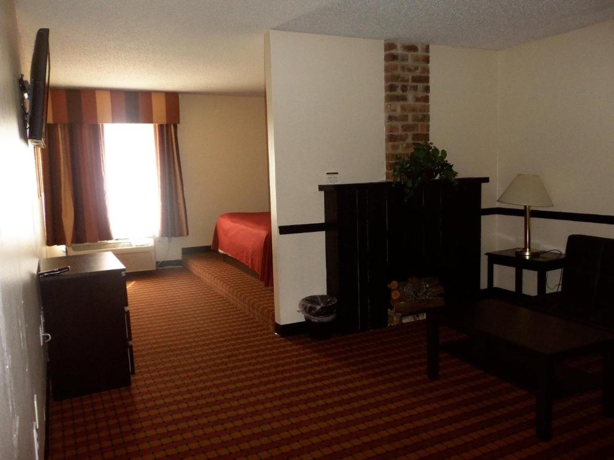 Deluxe King Suite at Noble Suites