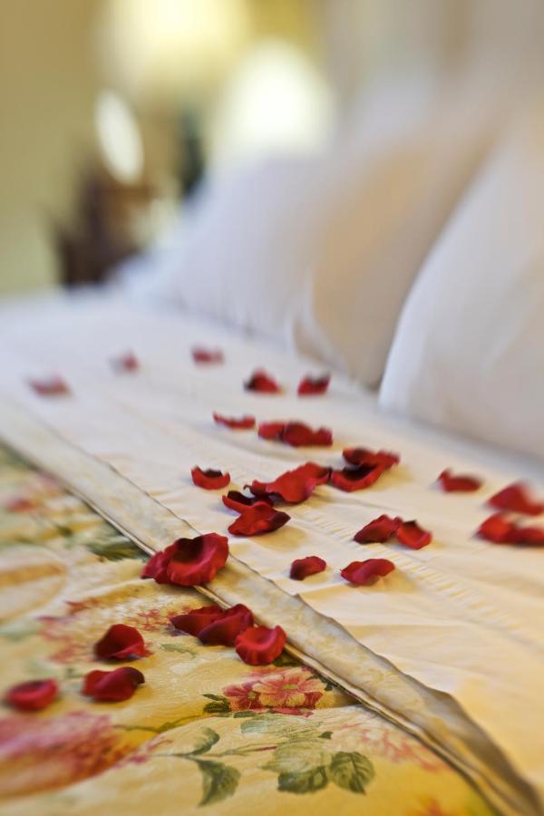 | Inn & Spa at Cedar Falls