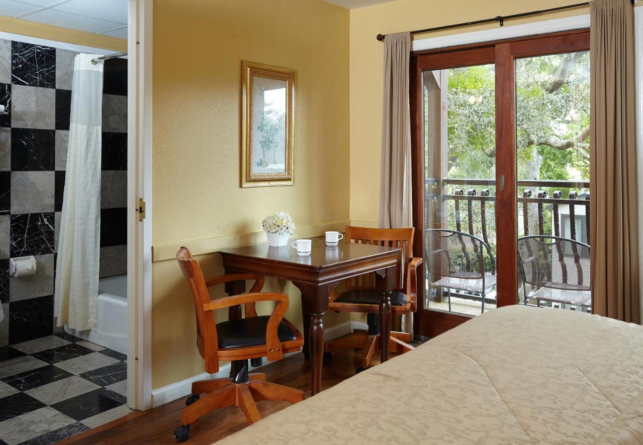 | Ocean Inn & Suites