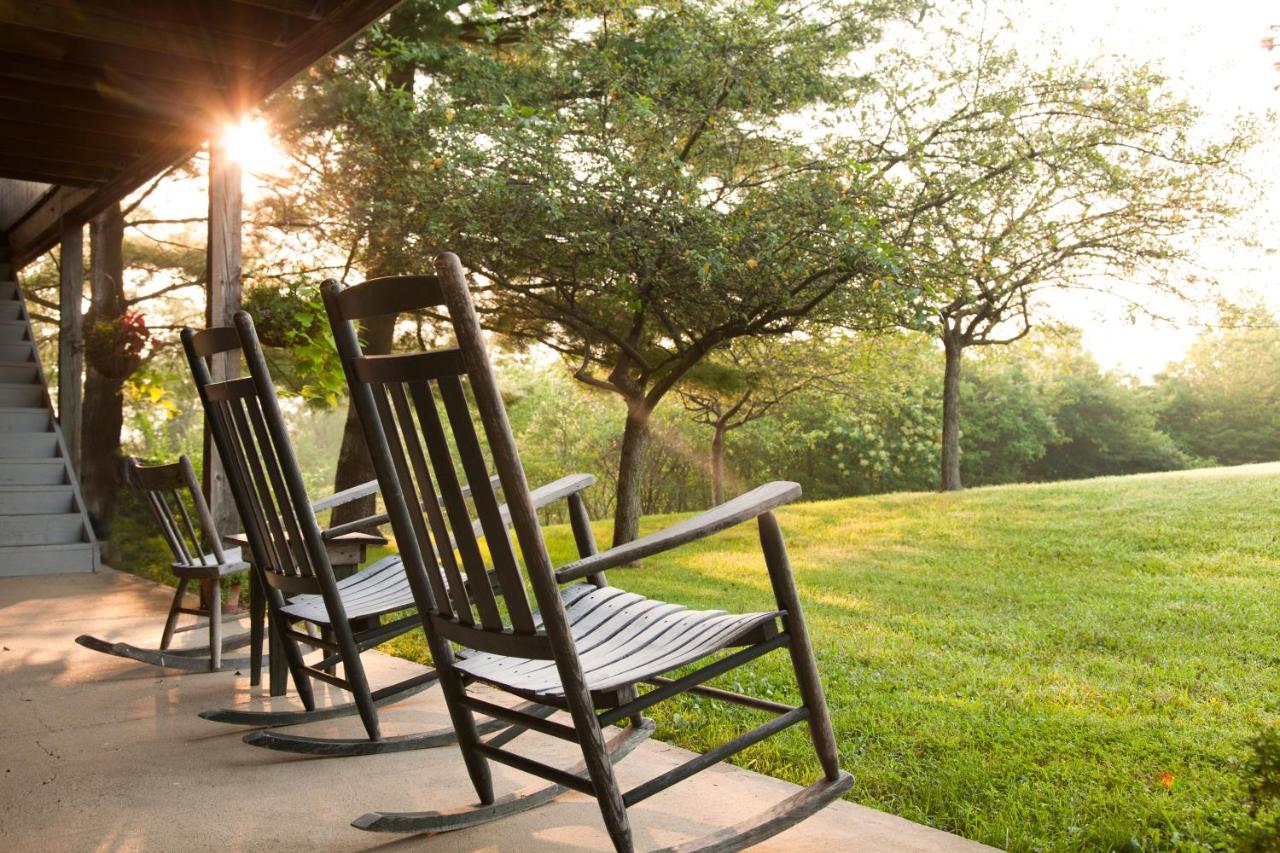 | Inn & Spa at Cedar Falls