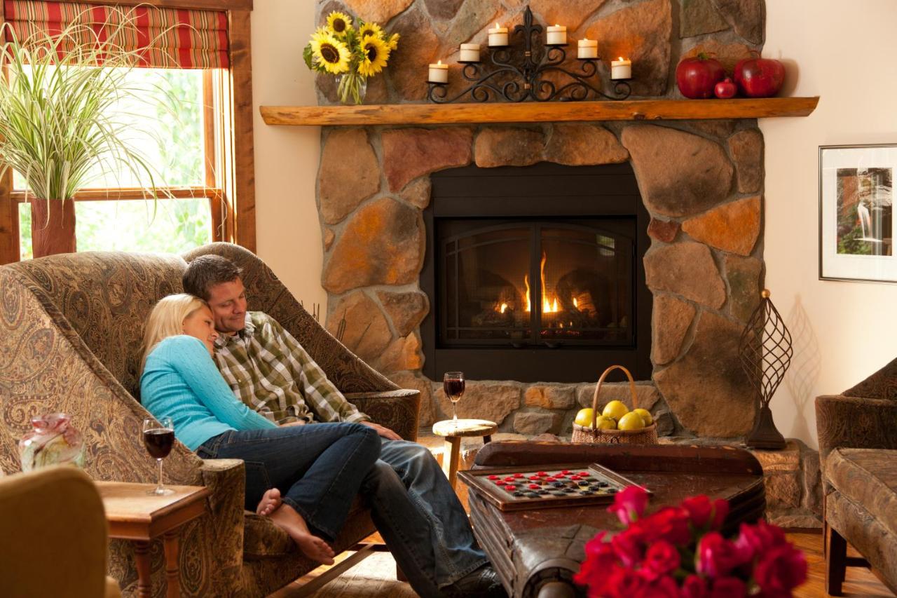 | Inn & Spa at Cedar Falls