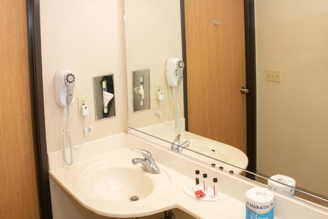 | Microtel Inn & Suites Lodi