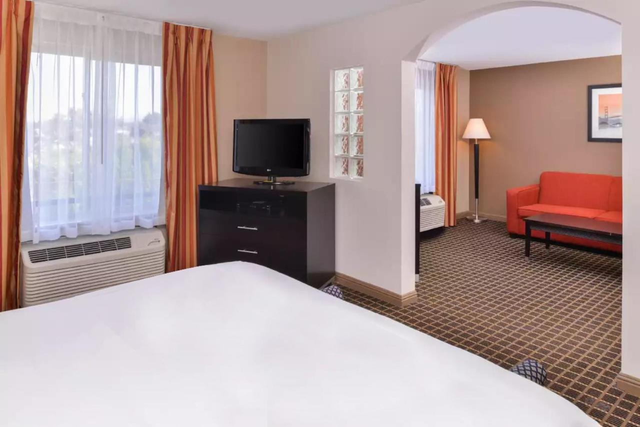 King Room at Hotel Nova SFO