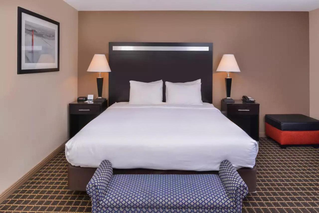King Room at Hotel Nova SFO