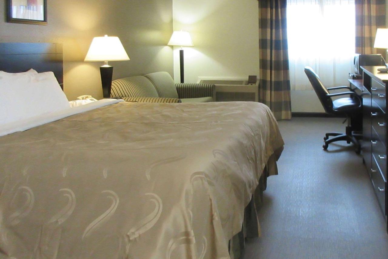 King Room - Non-Smoking at Quality Inn Longmont