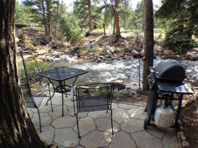  | Swiftcurrent Lodge