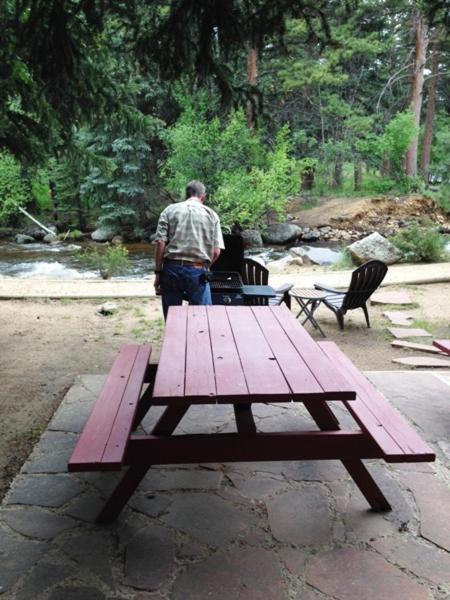  | Swiftcurrent Lodge
