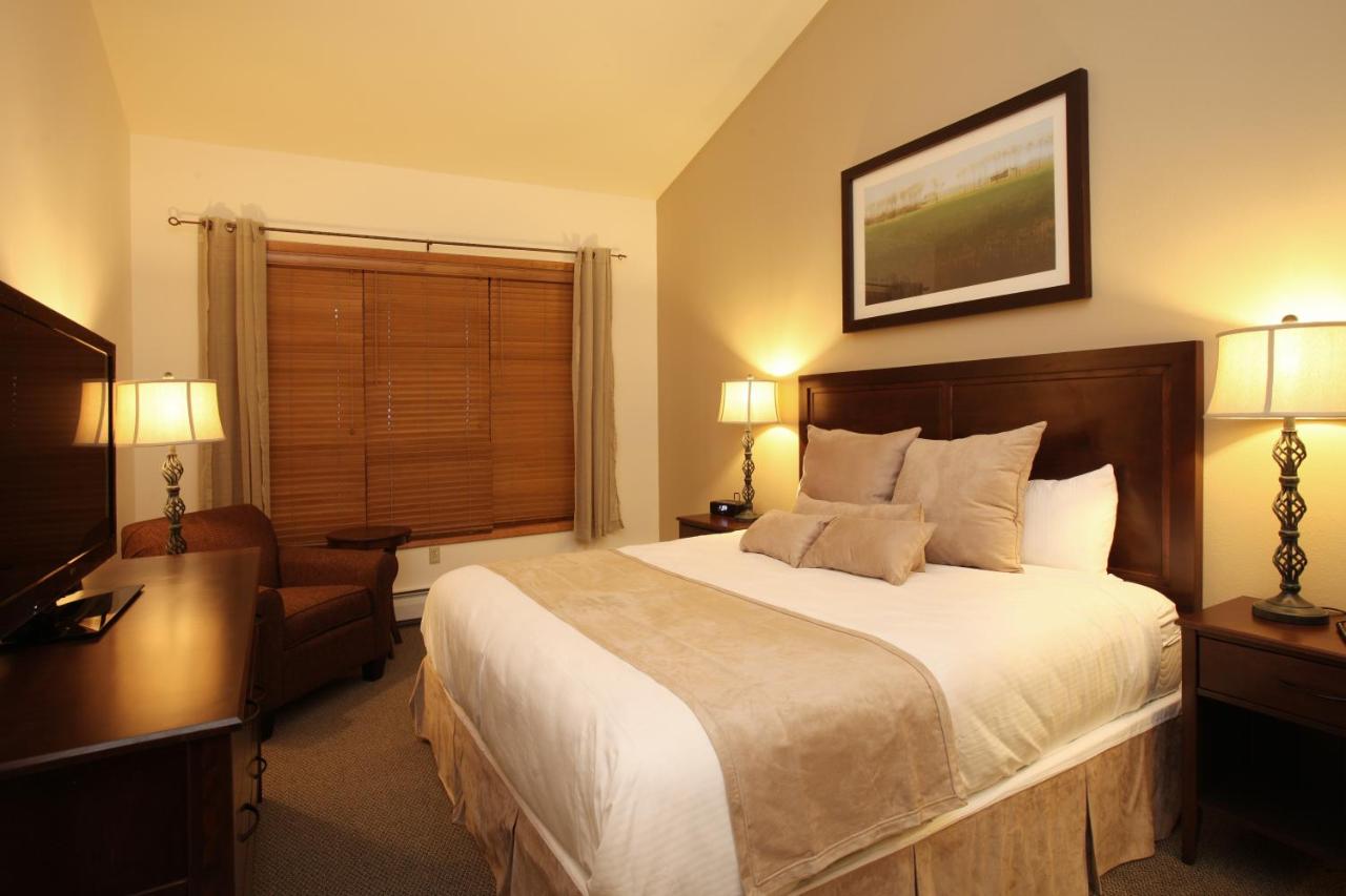 Deluxe One-Bedroom Apartment at Zephyr Mountain Lodge
