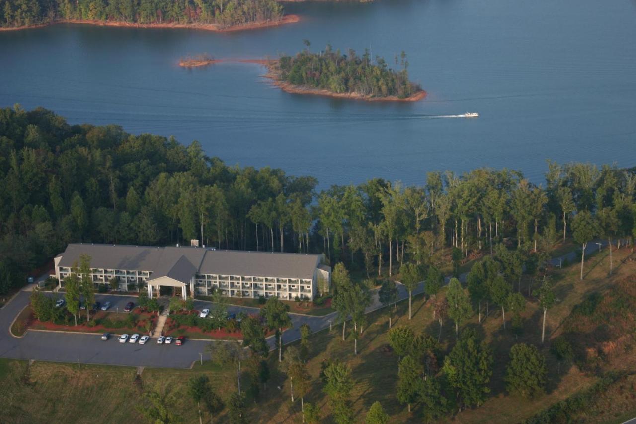 | Lake Chatuge Lodge