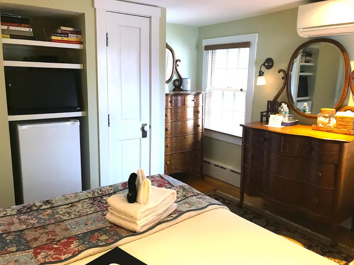 | Revere Guest House