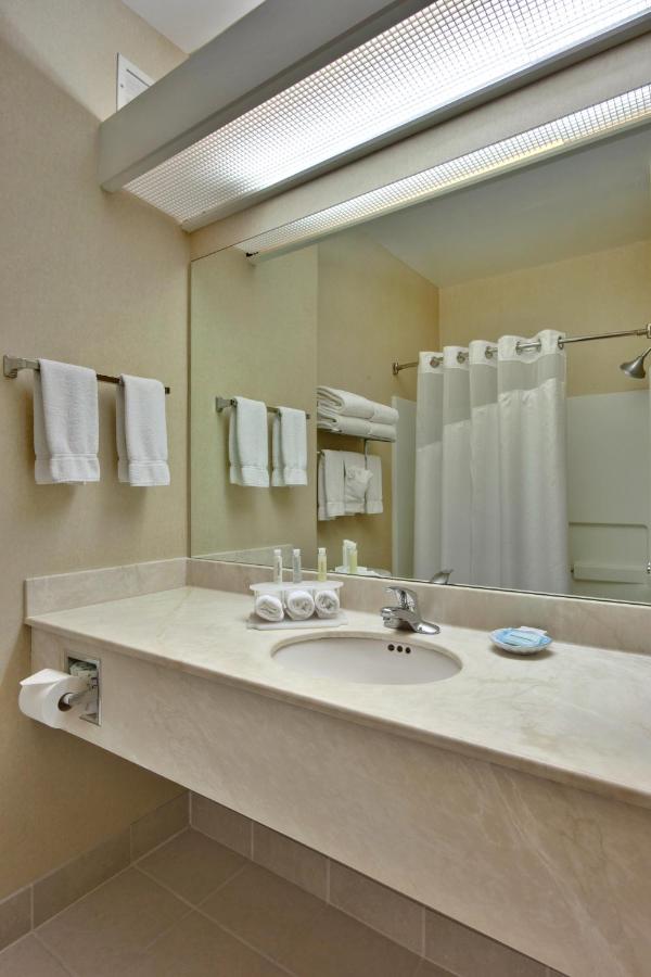 | Holiday Inn Express Hotel & Suites Henderson, an IHG Hotel
