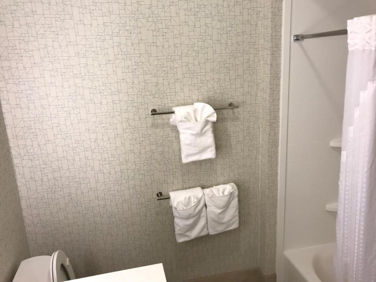 Suite - Hearing Accessible - Non-Smoking at Holiday Inn Express & Suites Pittsburgh - Monroeville by IHG