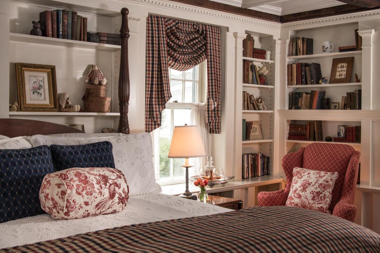 | The INN at Ormsby Hill