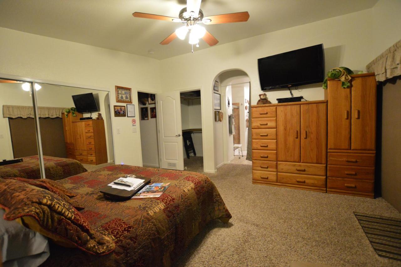 | The Bear's Den B&B