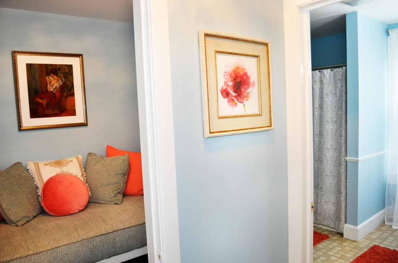 | John Henry Bed & Breakfast