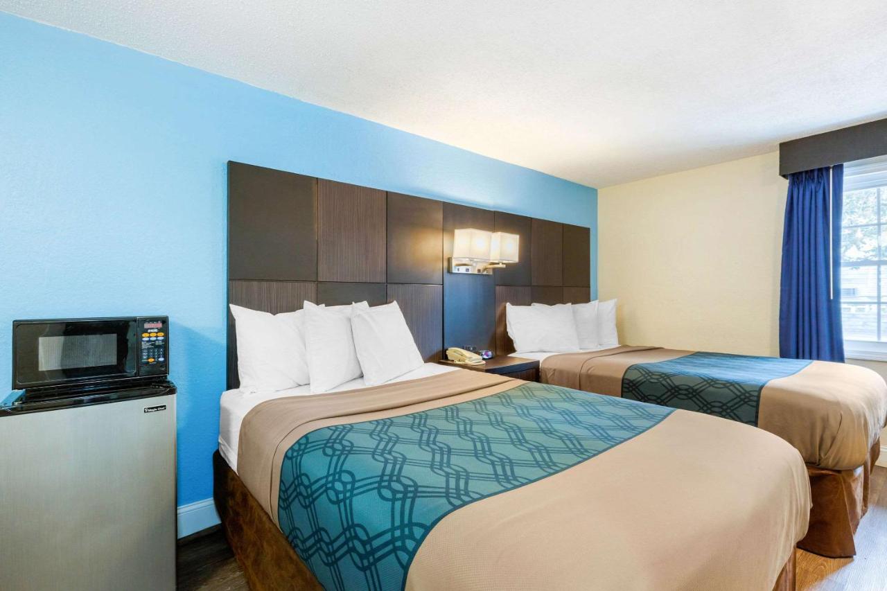 | Econo Lodge West Yarmouth - Cape Cod