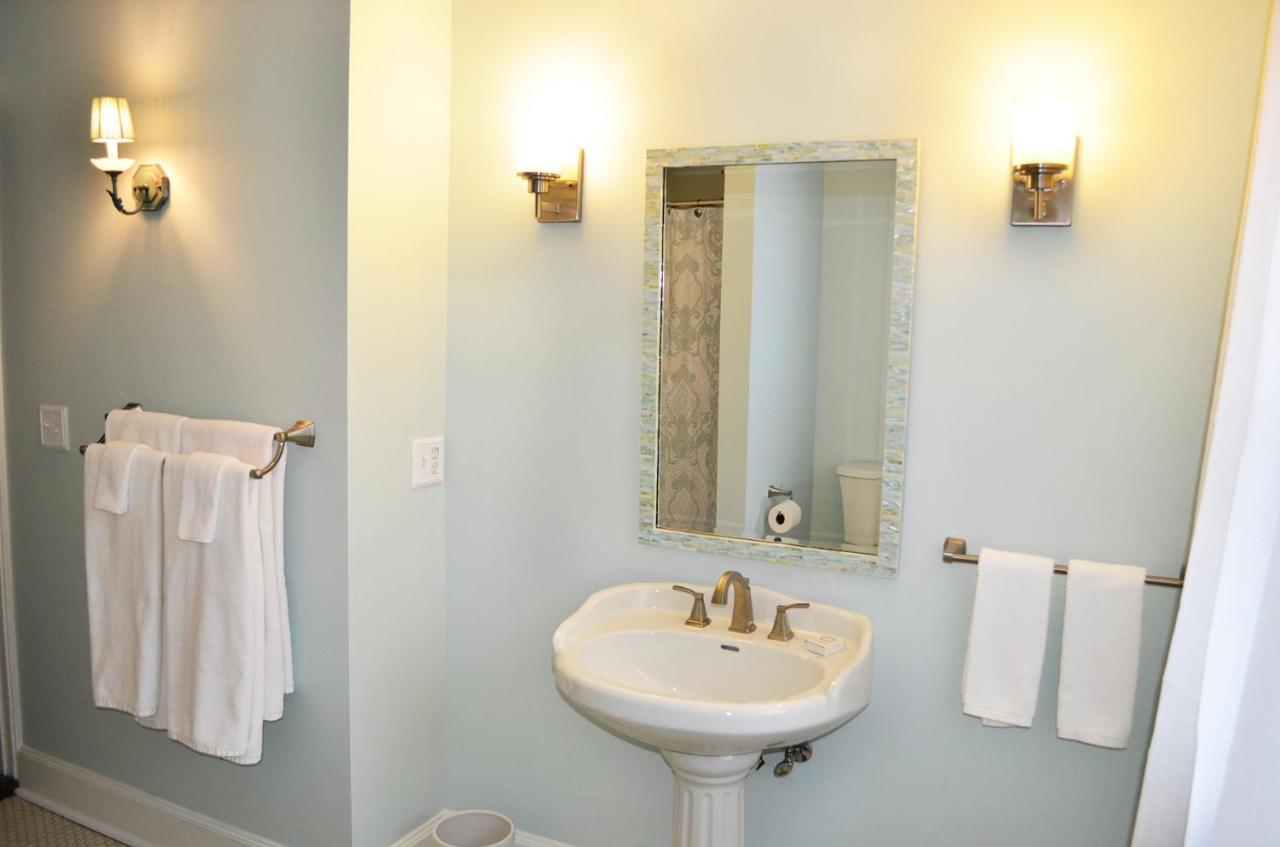 | John Henry Bed & Breakfast