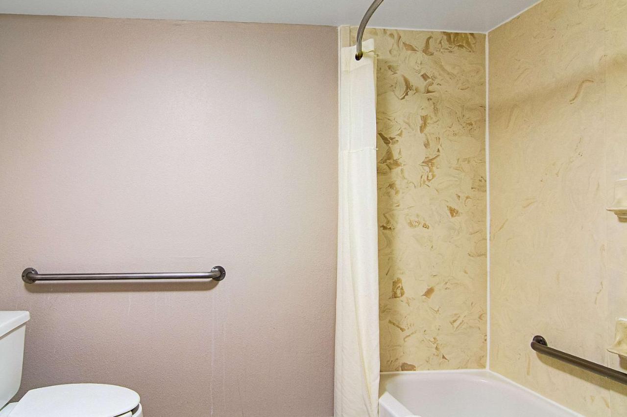 Efficiency Room - Accessible/Non-Smoking at Quality Inn Savannah I-95