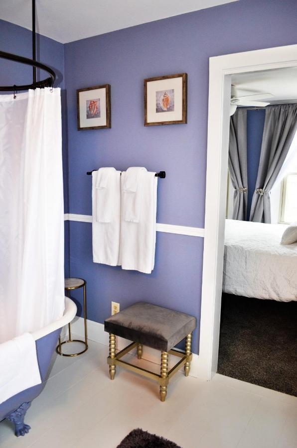 | John Henry Bed & Breakfast