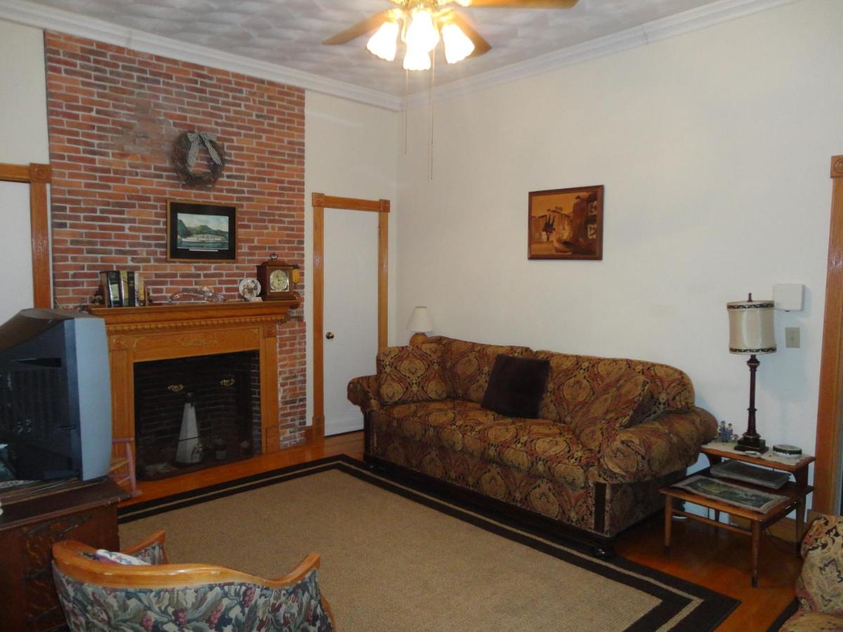  | Historic Hill Inn