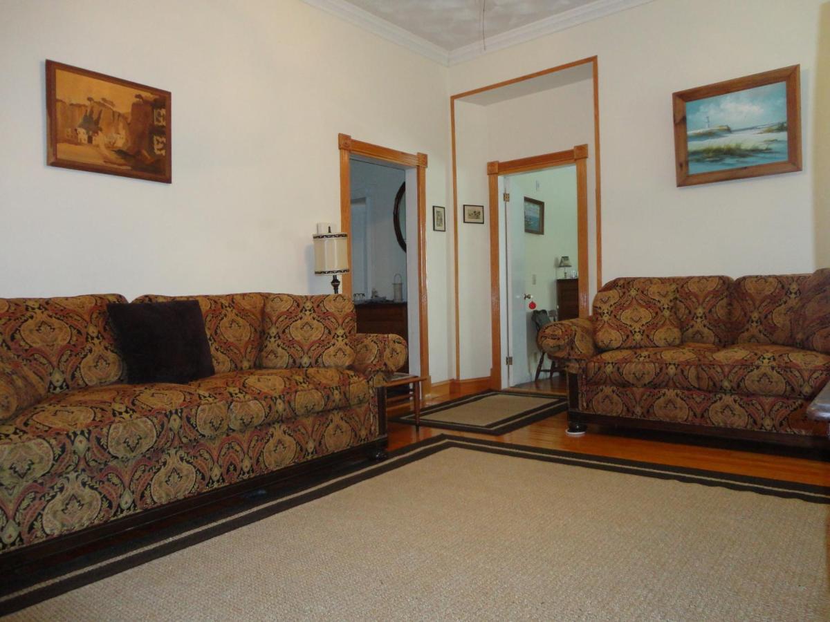  | Historic Hill Inn