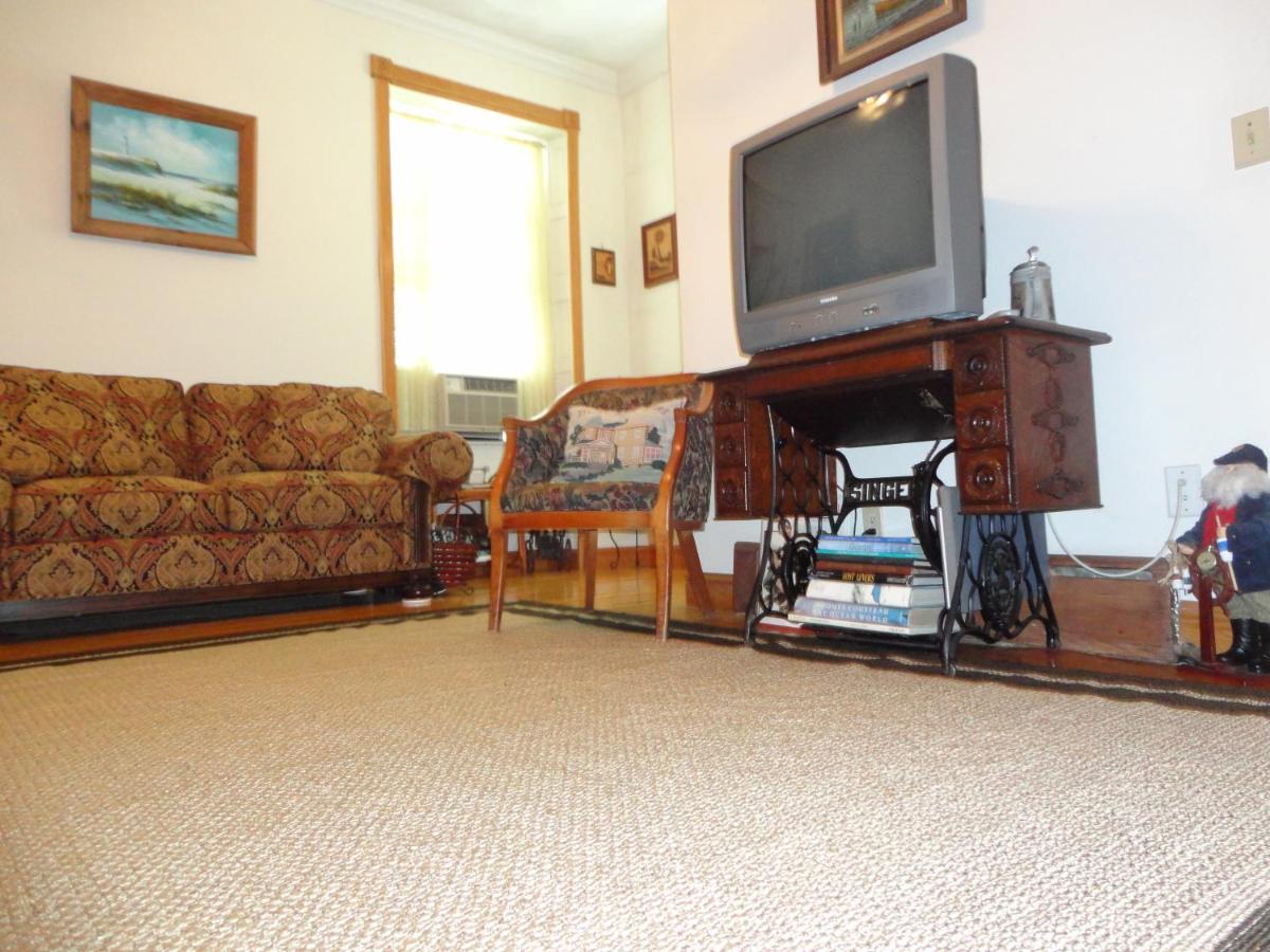  | Historic Hill Inn