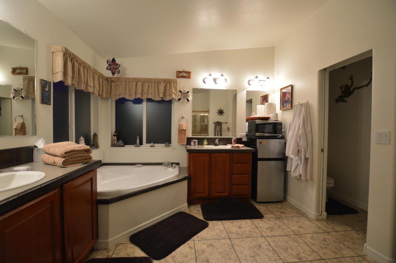 | The Bear's Den B&B
